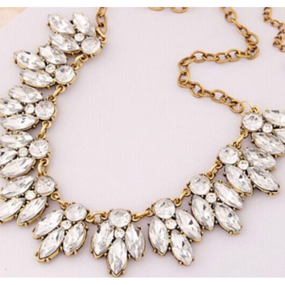 ✨Brand new sparkling rhinestone necklace ✨